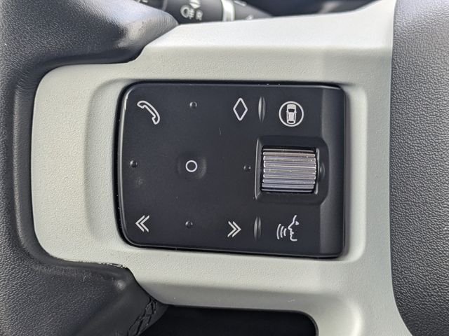 Used 2024 White Land Rover SE image 25