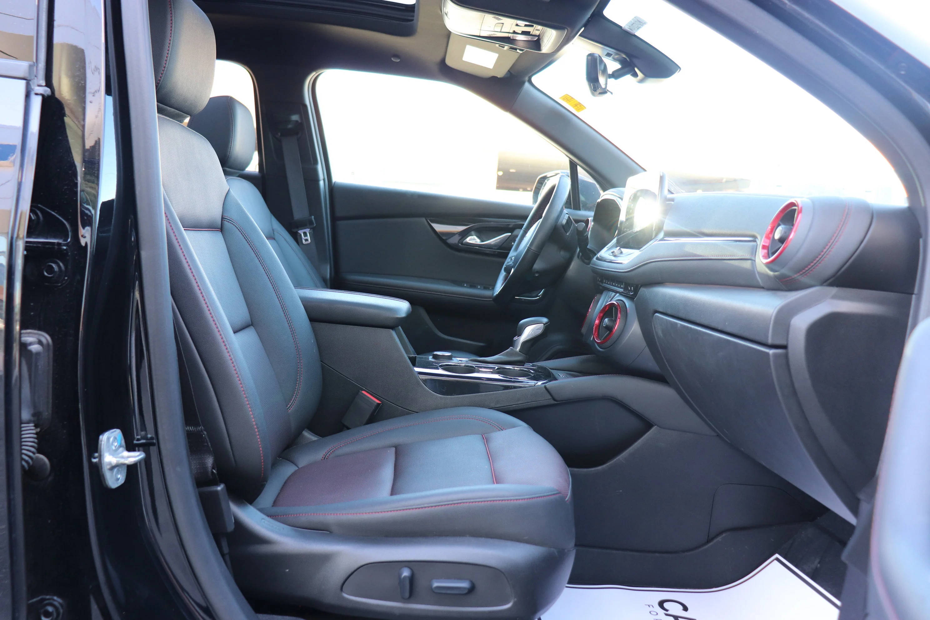 Used 2025  Chevrolet RS image 8