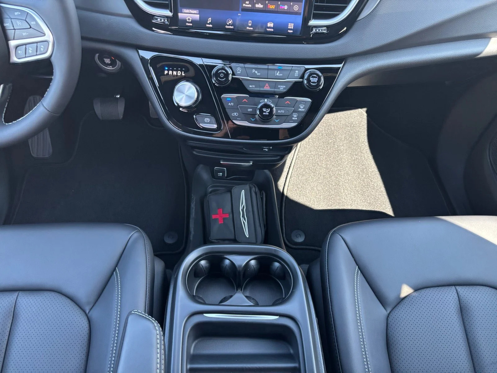 New 2027 Bright White Chrysler SXT image 15