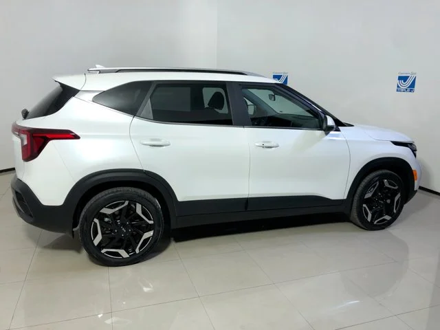 New 2026 Snow White Pearl Kia S image 11