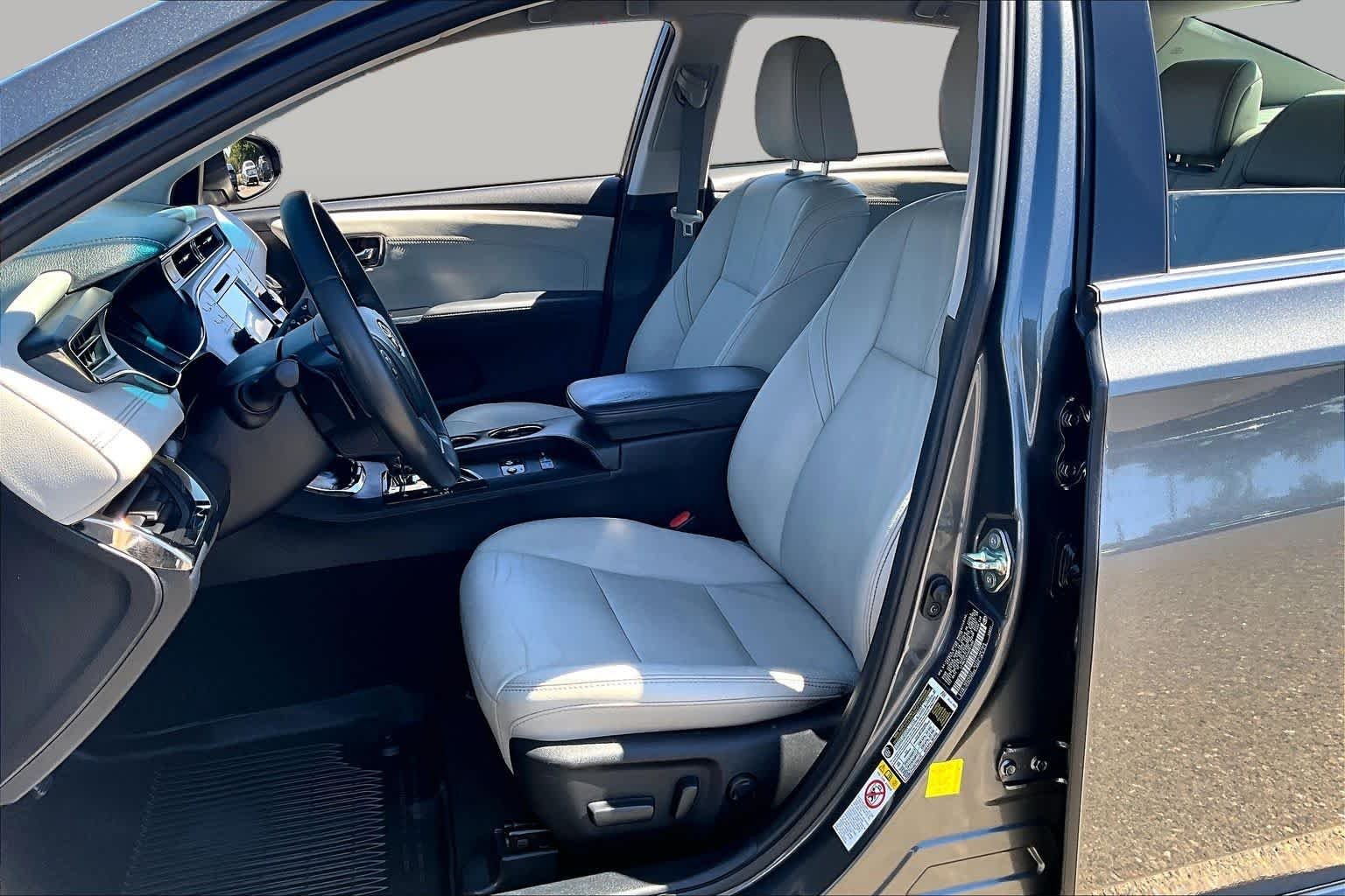 Used 2017 Magnetic Gray Metallic Toyota XLE image 7