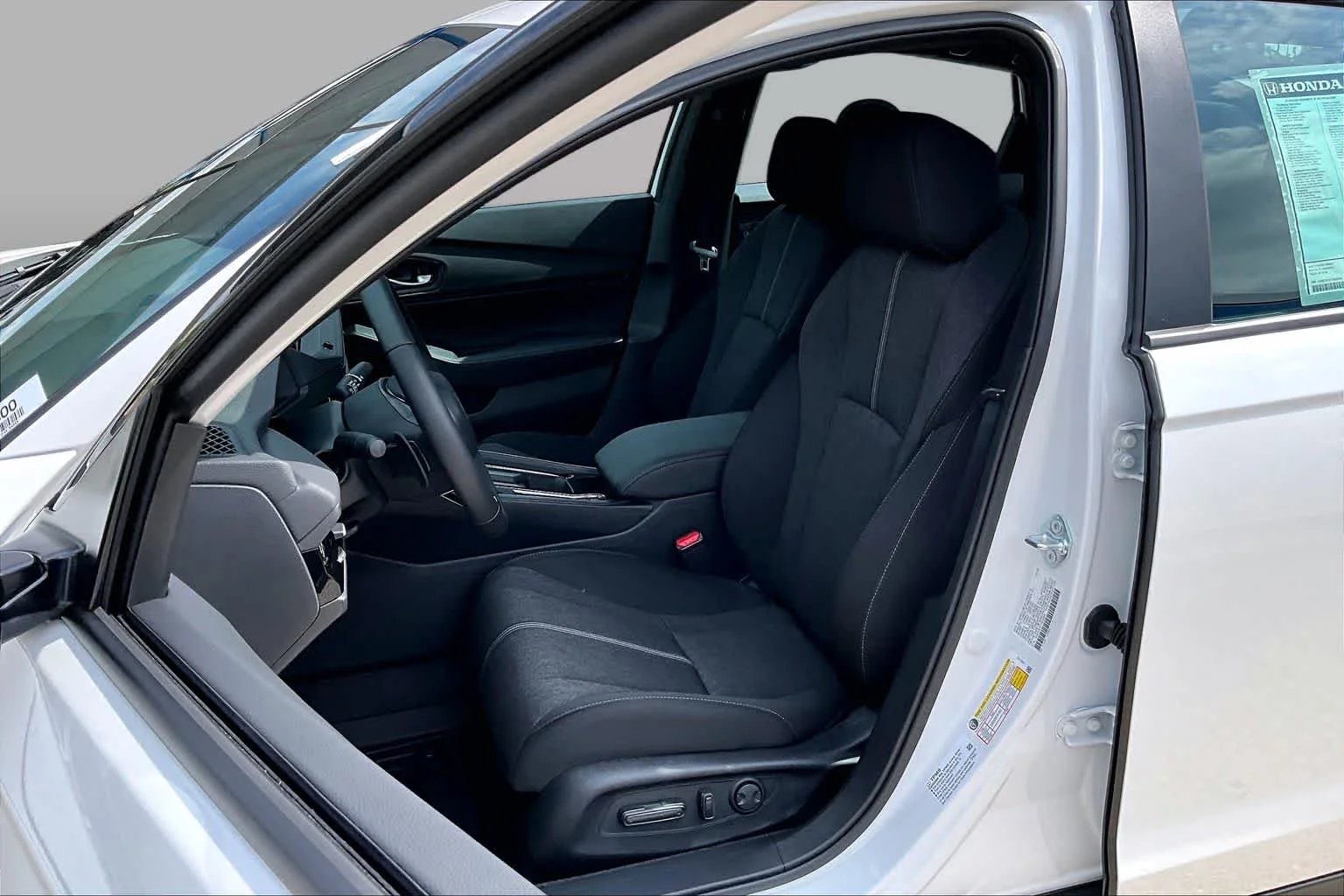 Certified Used 2026 Platinum White Pearl Honda Sport image 9