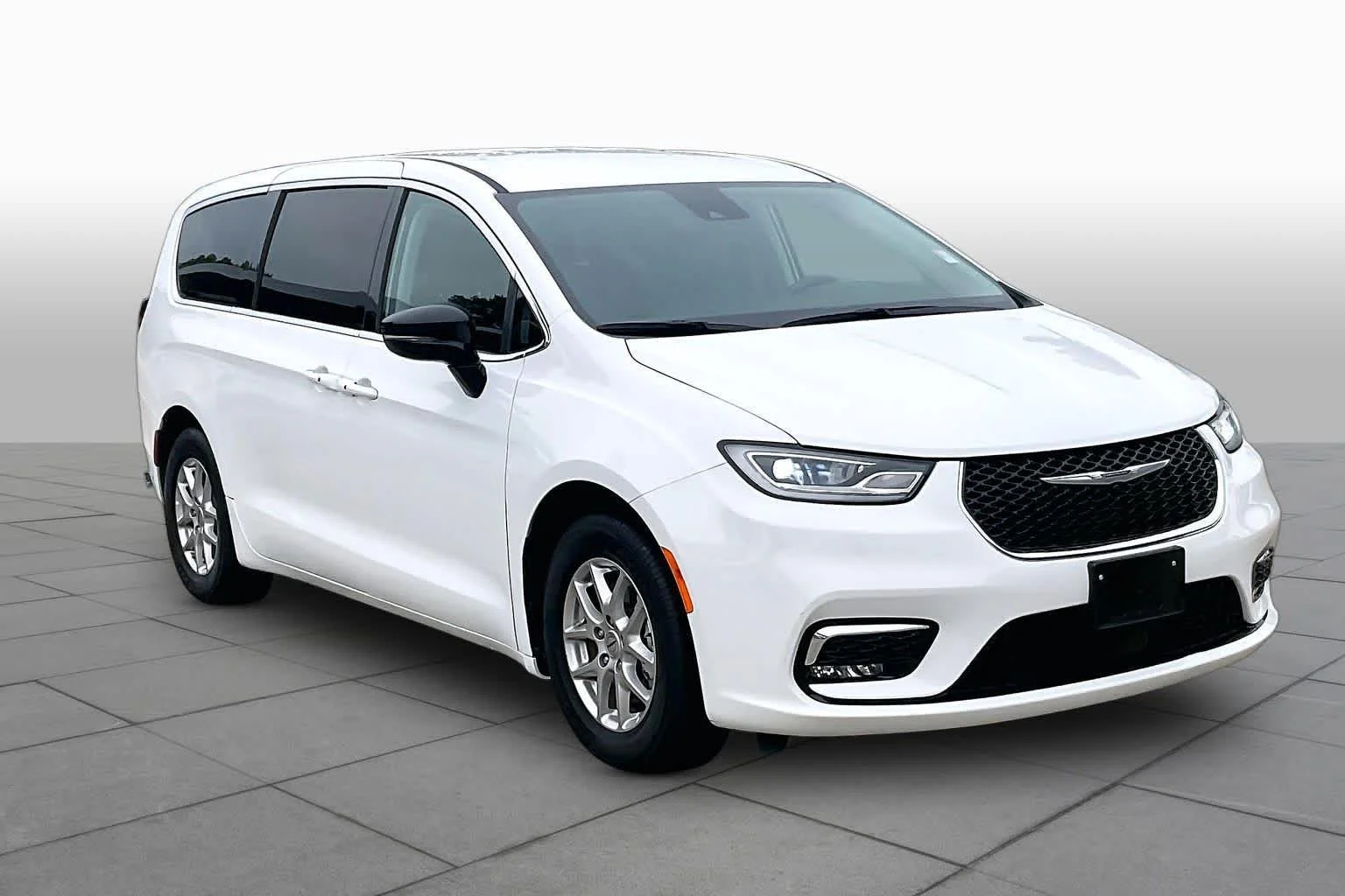 Used 2024 Bright White Clearcoat Chrysler Touring L image 3