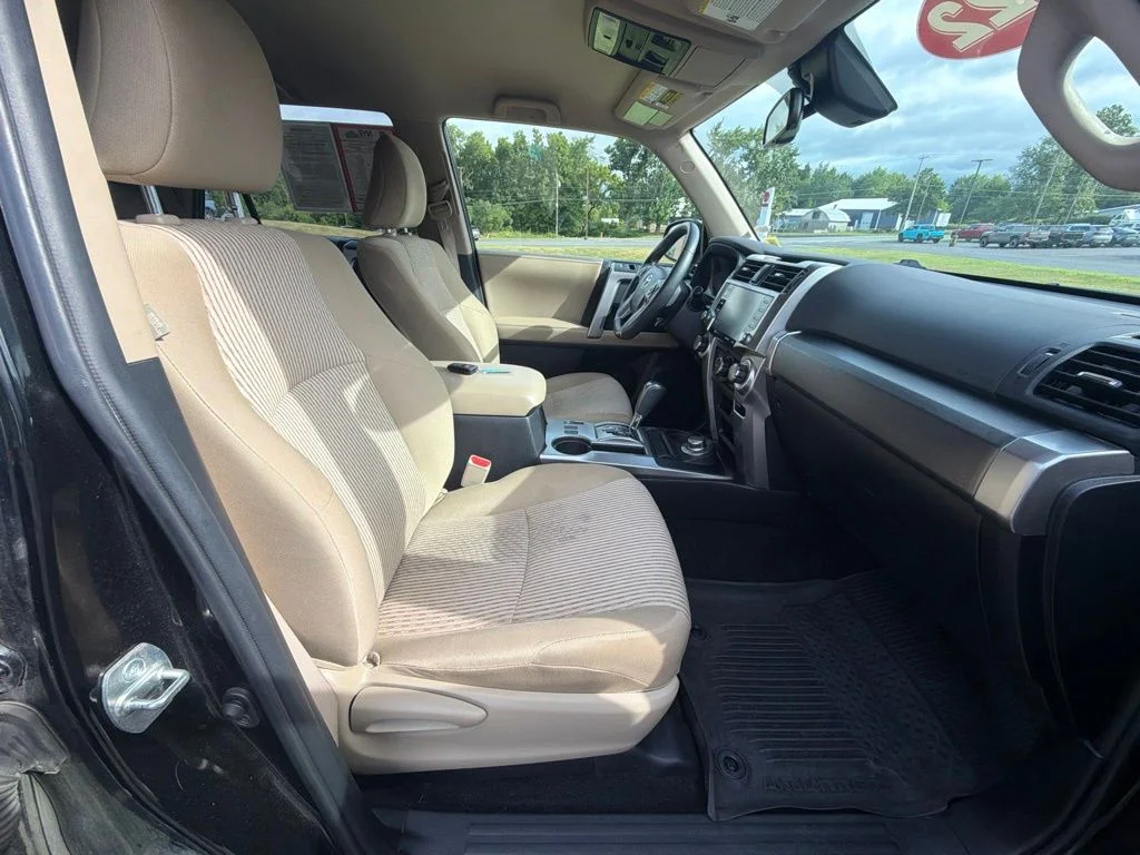 Used 2022 Black Toyota SR5 image 38