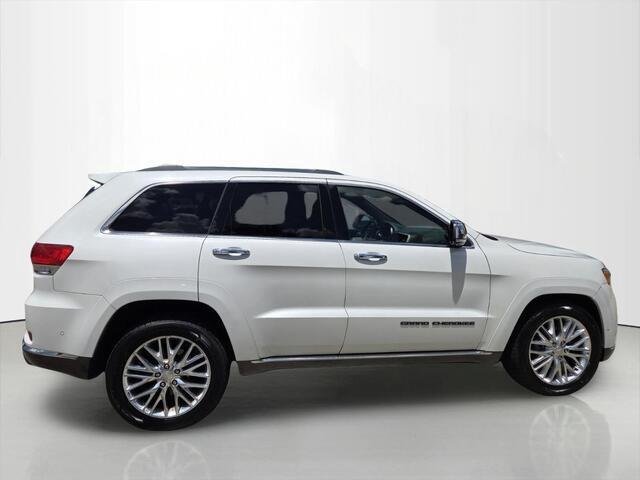 Used 2018 Ivory 3-Coat Jeep Summit image 6