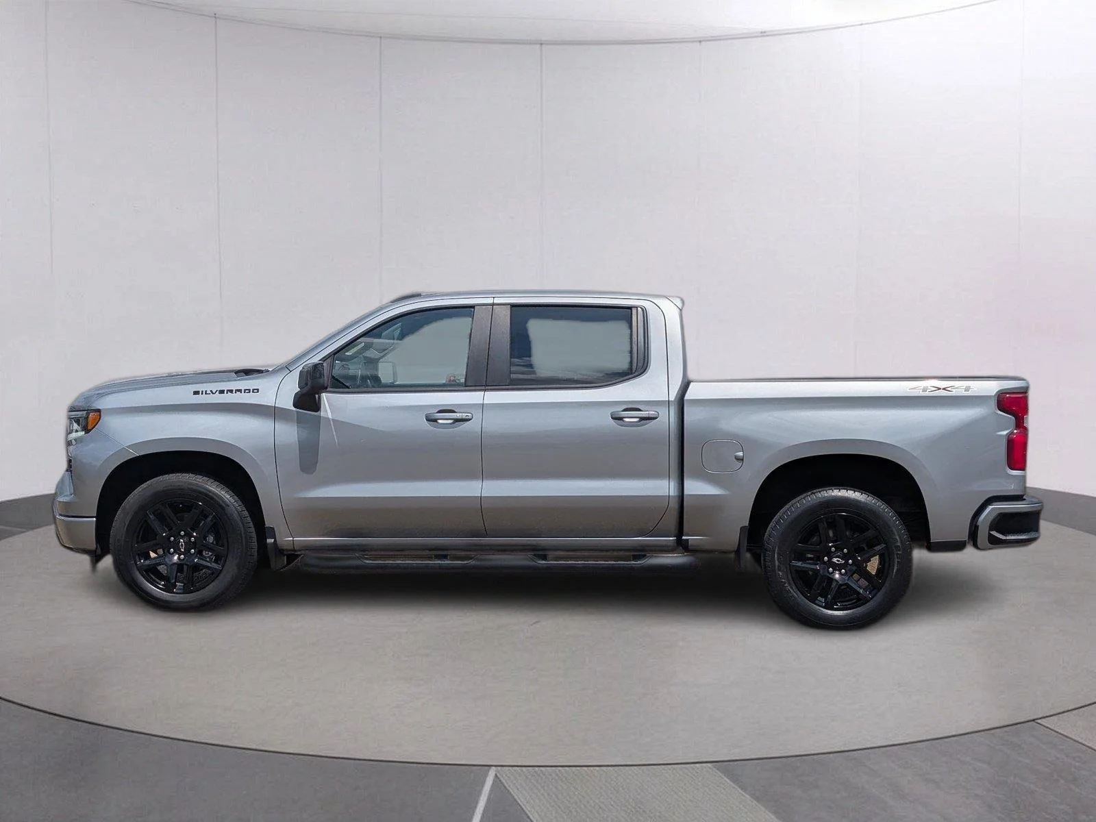 Used 2023 STERLING GRAY METALLIC Chevrolet RST image 2