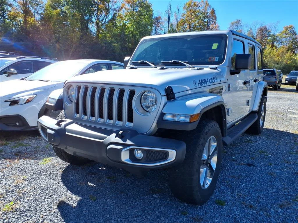 Used 2023 Silver Jeep Sahara image 2