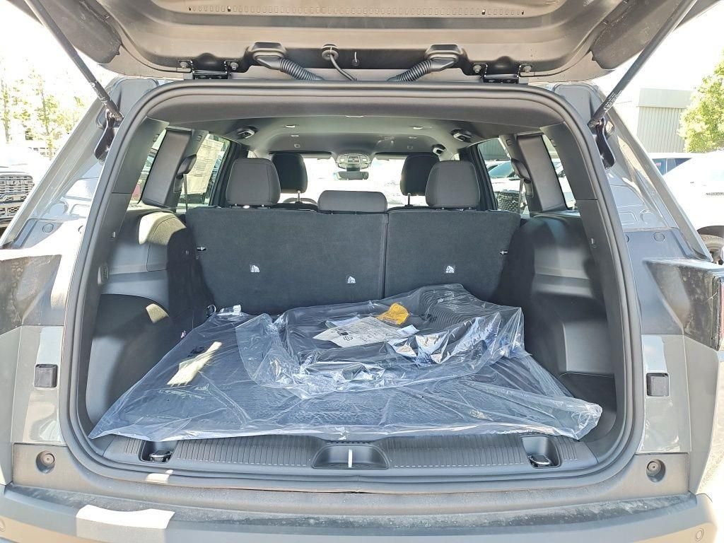 New 2026 Sting-Gray Clearcoat Jeep Laredo image 32