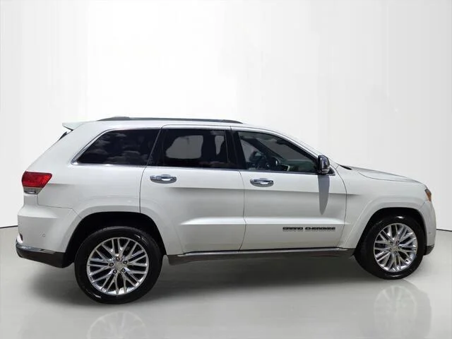 Used 2018 Ivory 3-Coat Jeep Summit image 6