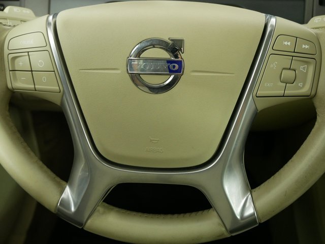Used 2013 Ice White Volvo T6 w/ Platinum Pkg & Climate Pkg image 21