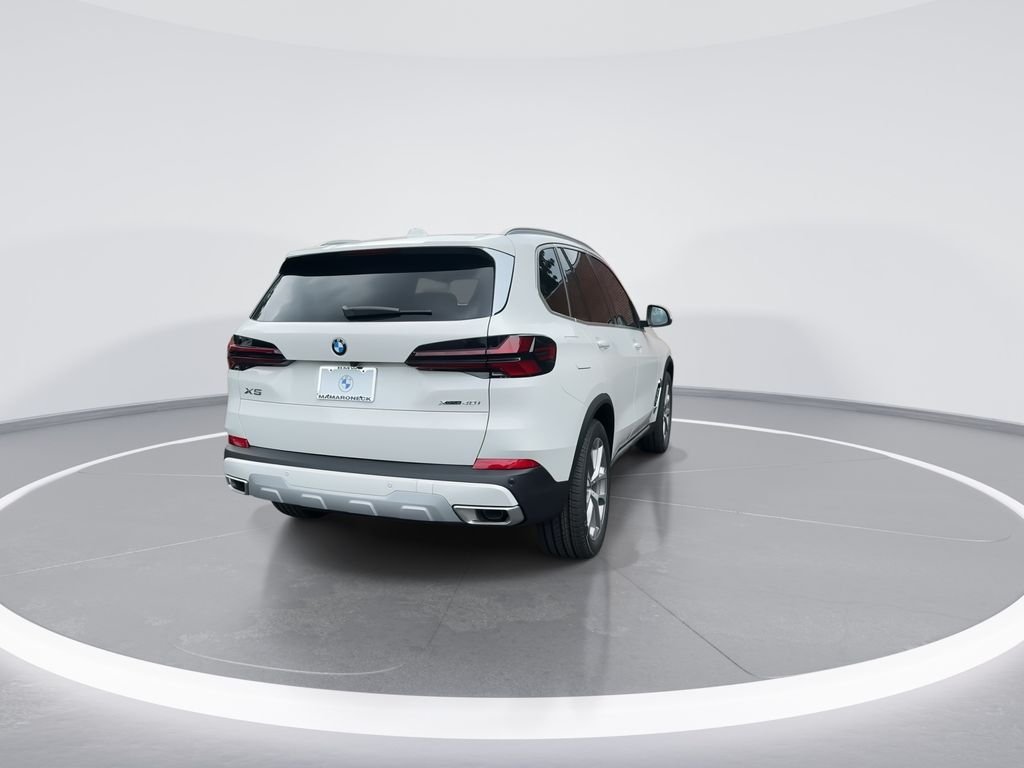 New 2026 White BMW xDrive40i image 7
