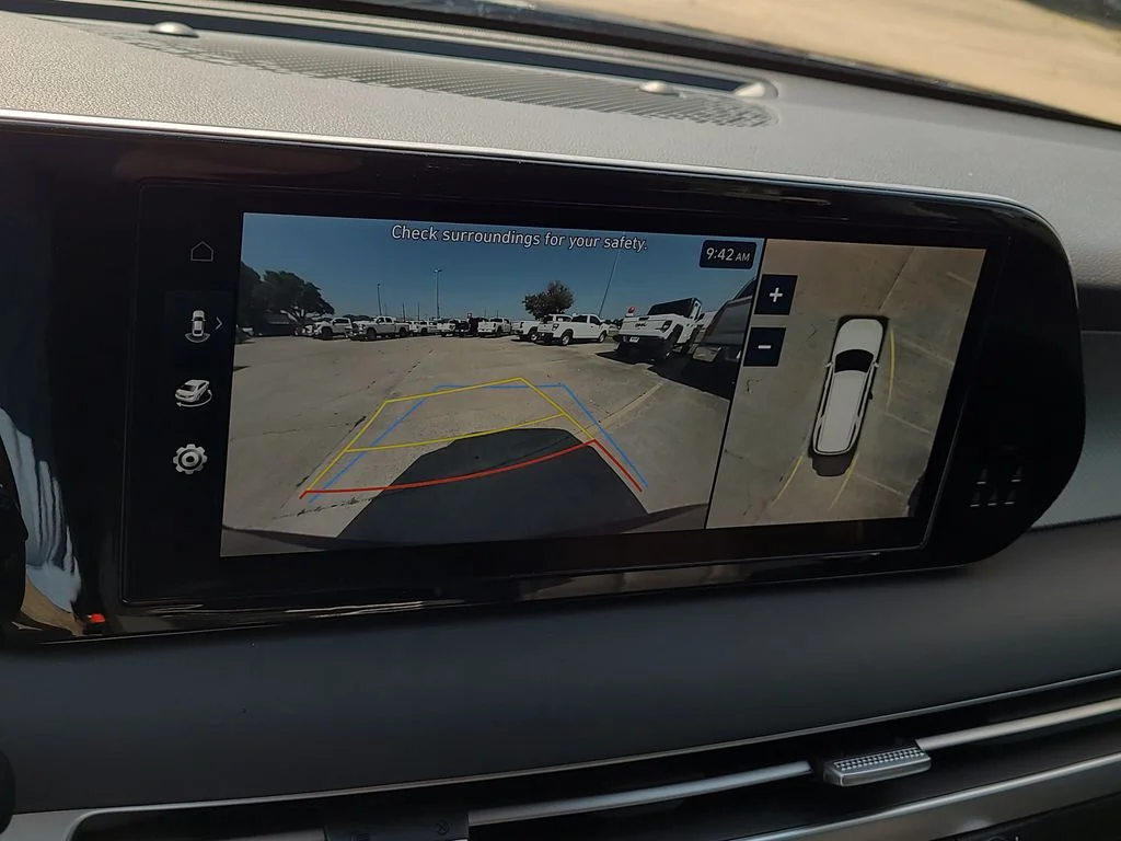 Used 2025 Red Hyundai SEL Premium image 28