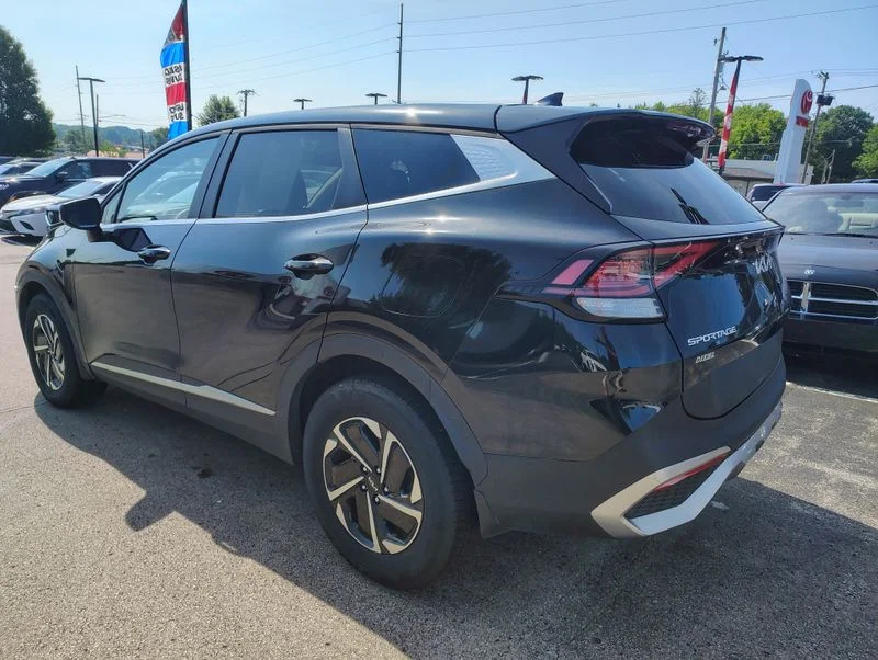 Used 2023 Black Kia LX image 6