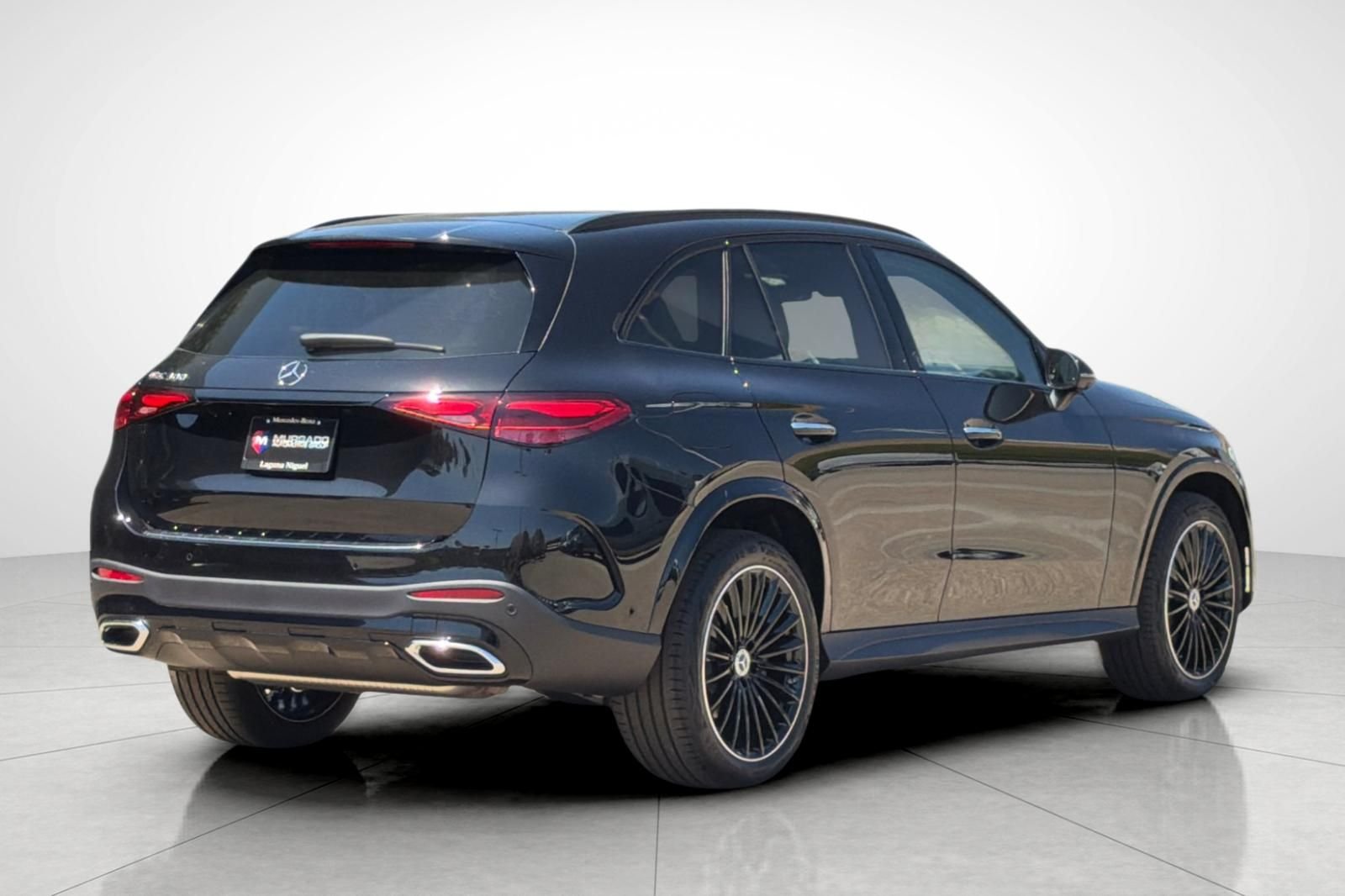 New 2026 Obsidian Black Metallic Mercedes-Benz GLC 300 image 13