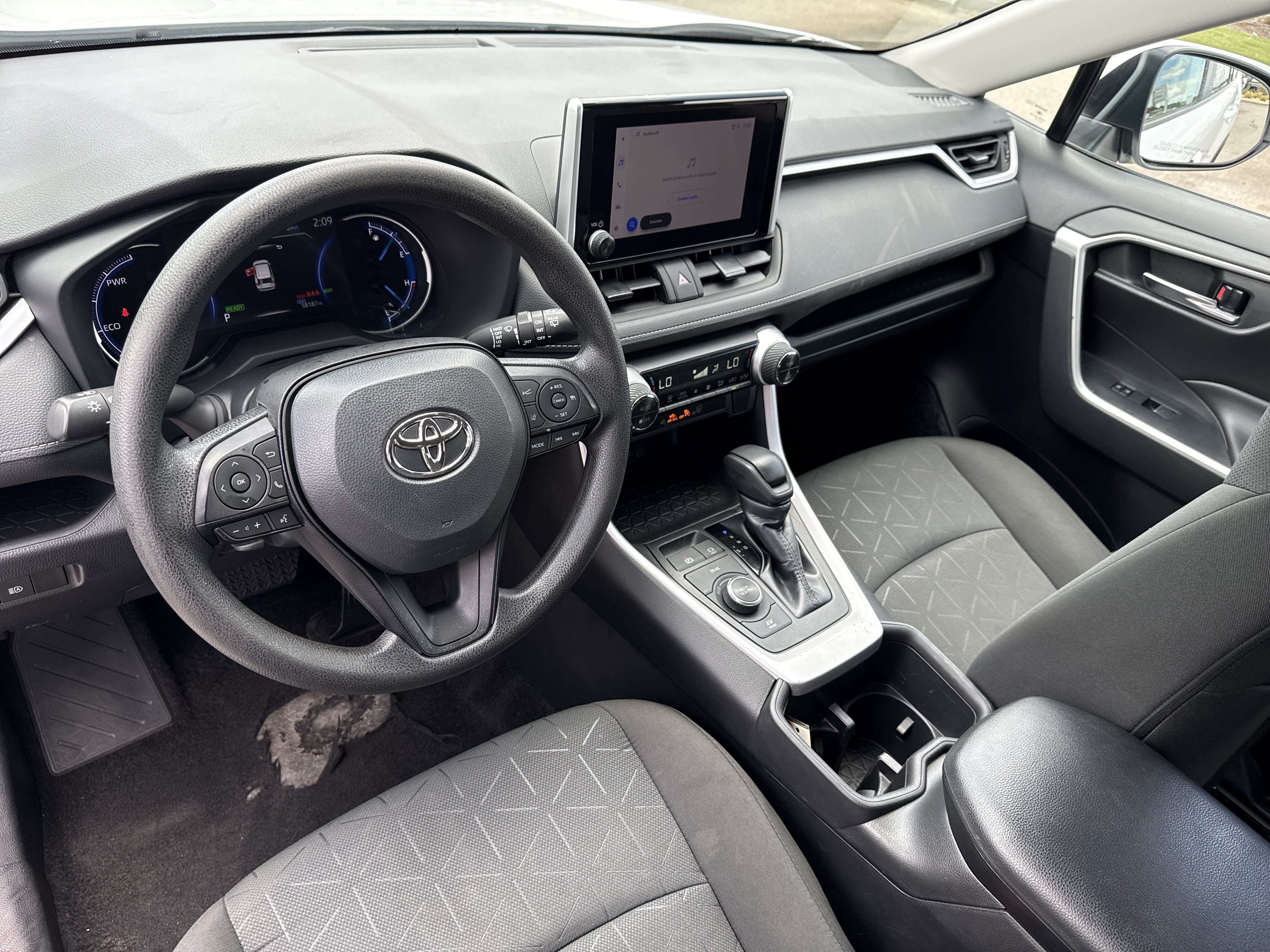 Used 2024 White Toyota Hybrid XLE image 21