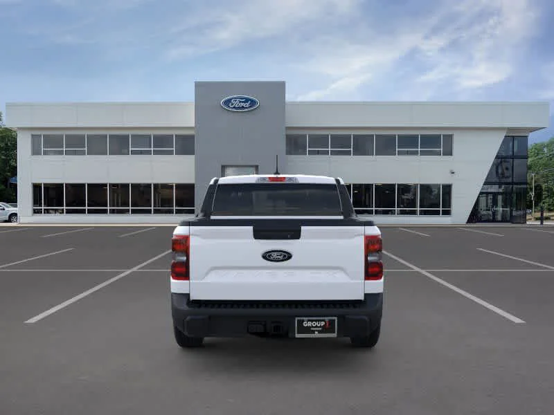 New 2025 Space White Metallic Ford XLT image 5