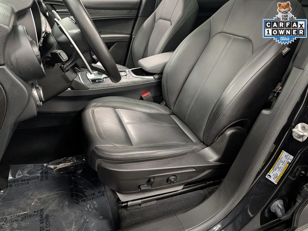 Used 2023 Black Alfa Romeo  image 11