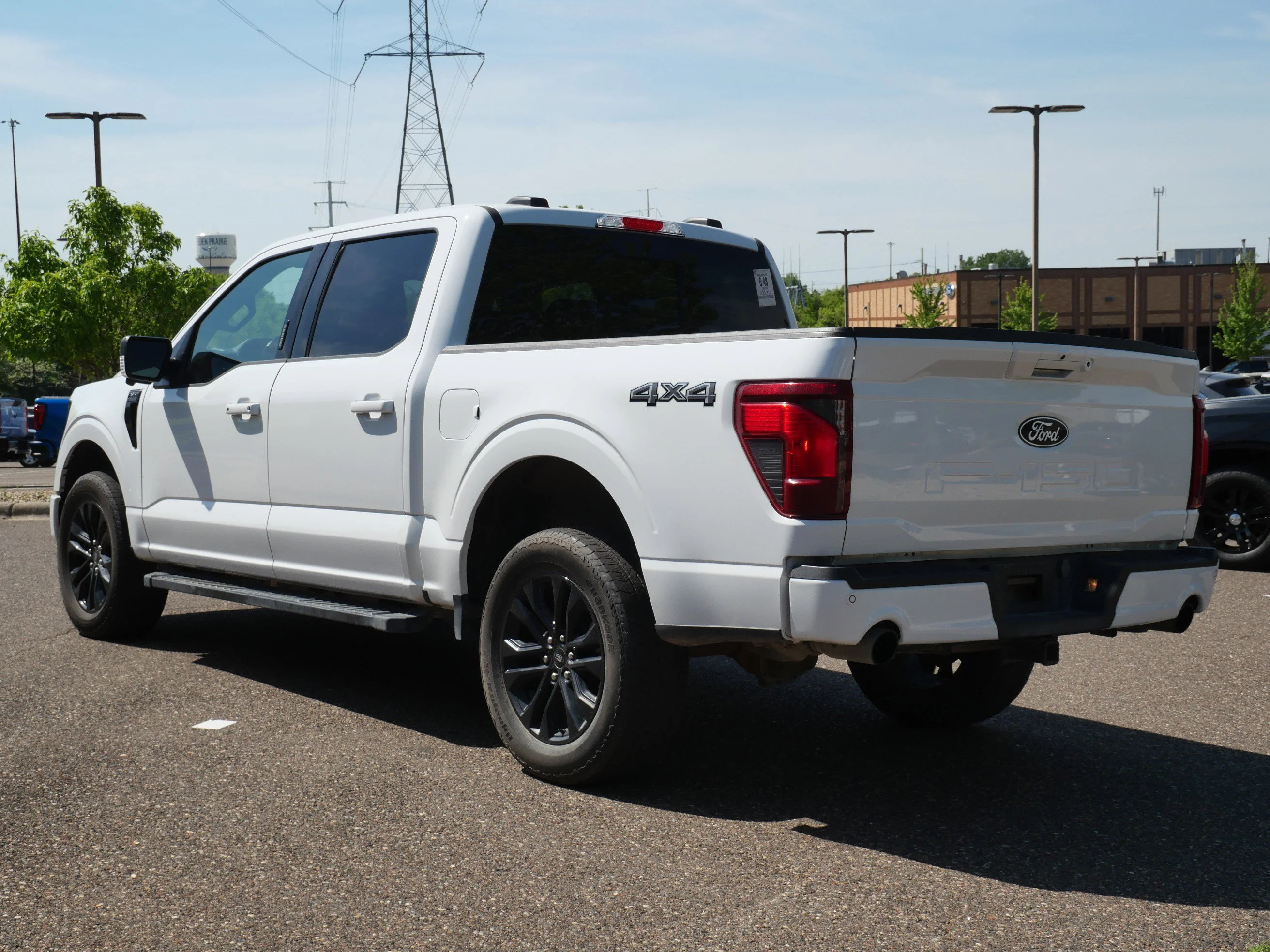 Certified Used 2024 Oxford White Clearcoat Ford XLT image 4