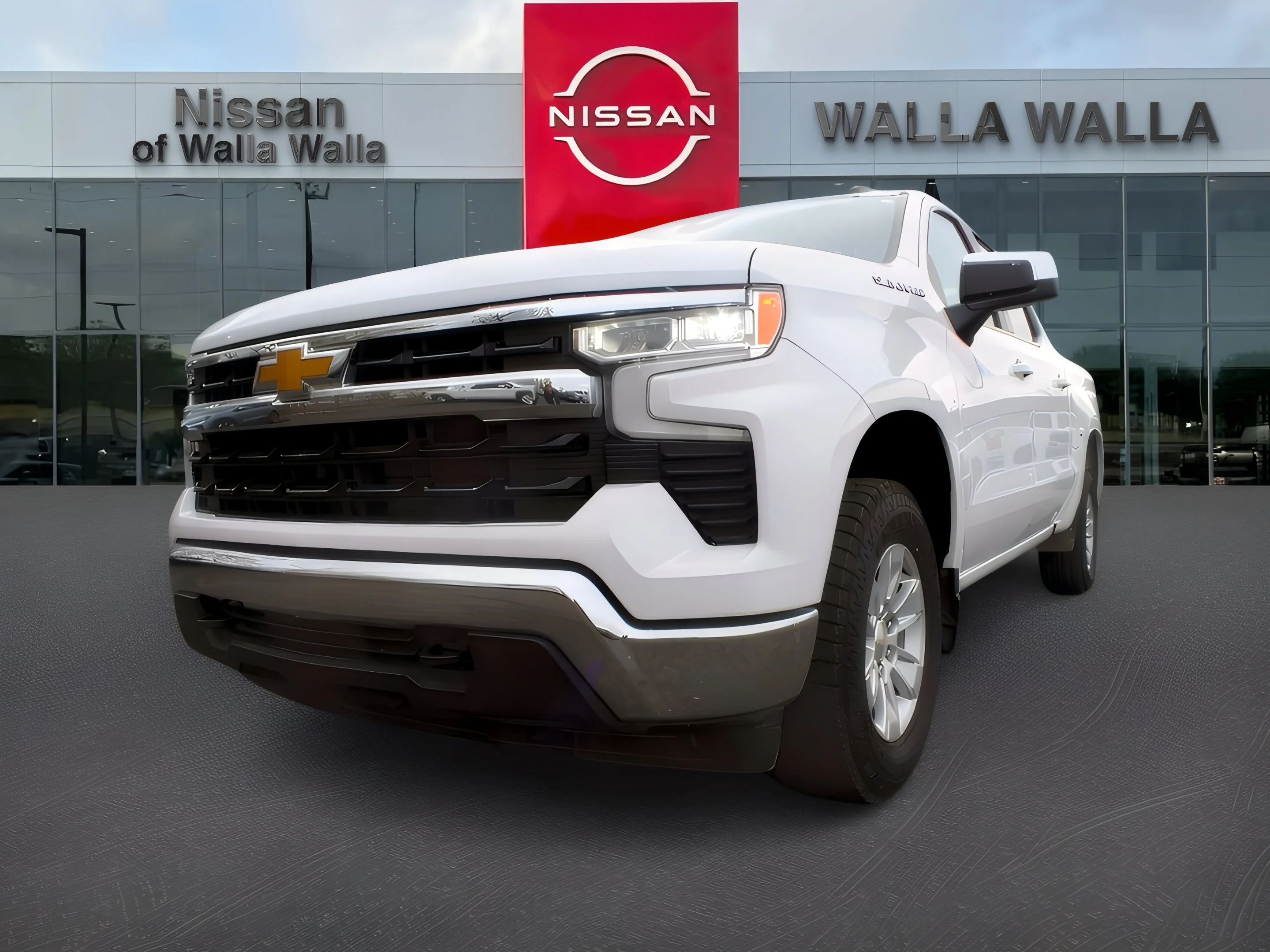 Used 2023 Summit White Chevrolet LT image 37