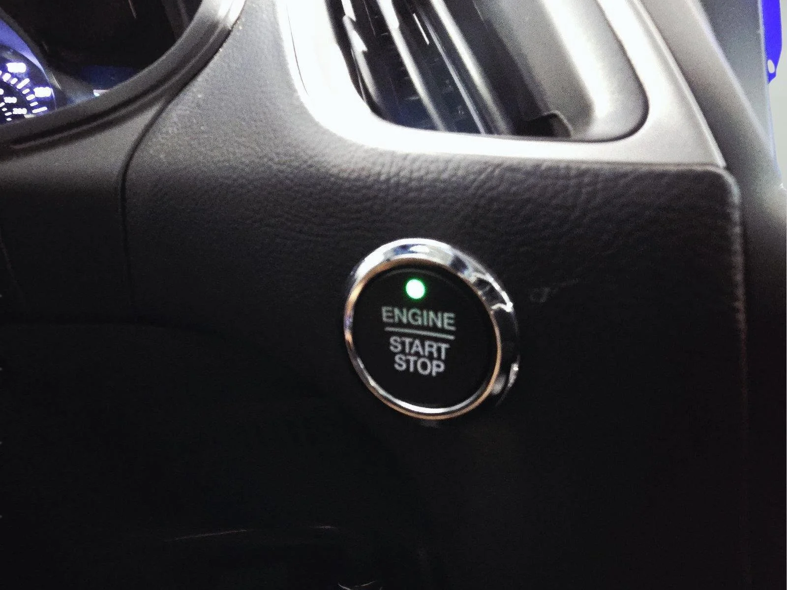 Used 2023 Agate Black Ford SE image 22