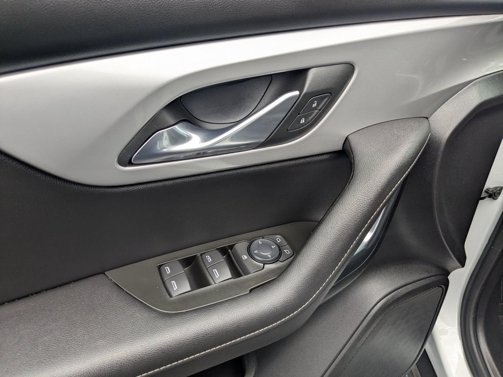 Used 2025 Summit White Chevrolet LT image 12