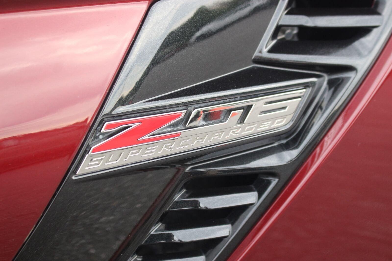 Used 2019 LONG BEACH RED METALLIC TINTCOAT Chevrolet Z06 2LZ image 10