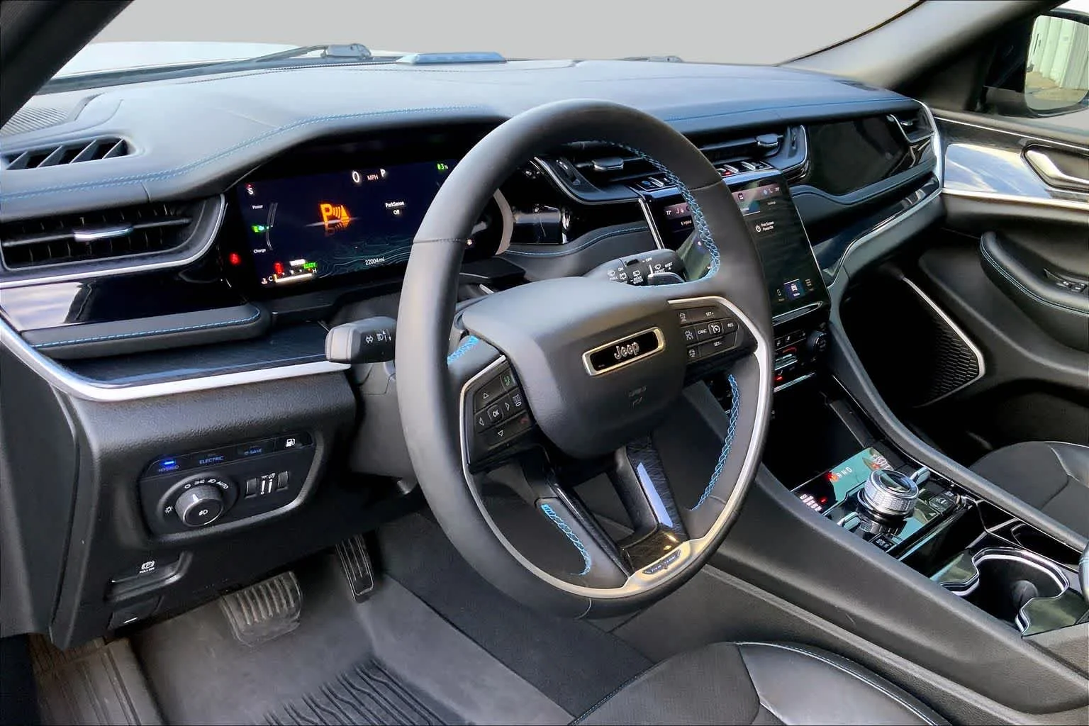 Used 2022 Baltic Gray Metallic Clearcoat Jeep Trailhawk image 17