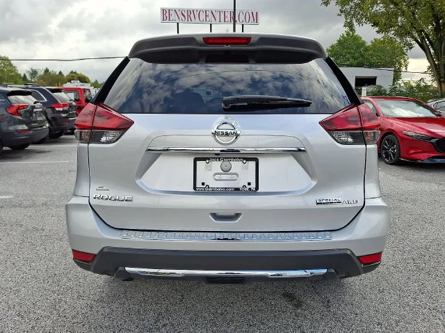 Used 2020 Silver Nissan S image 6