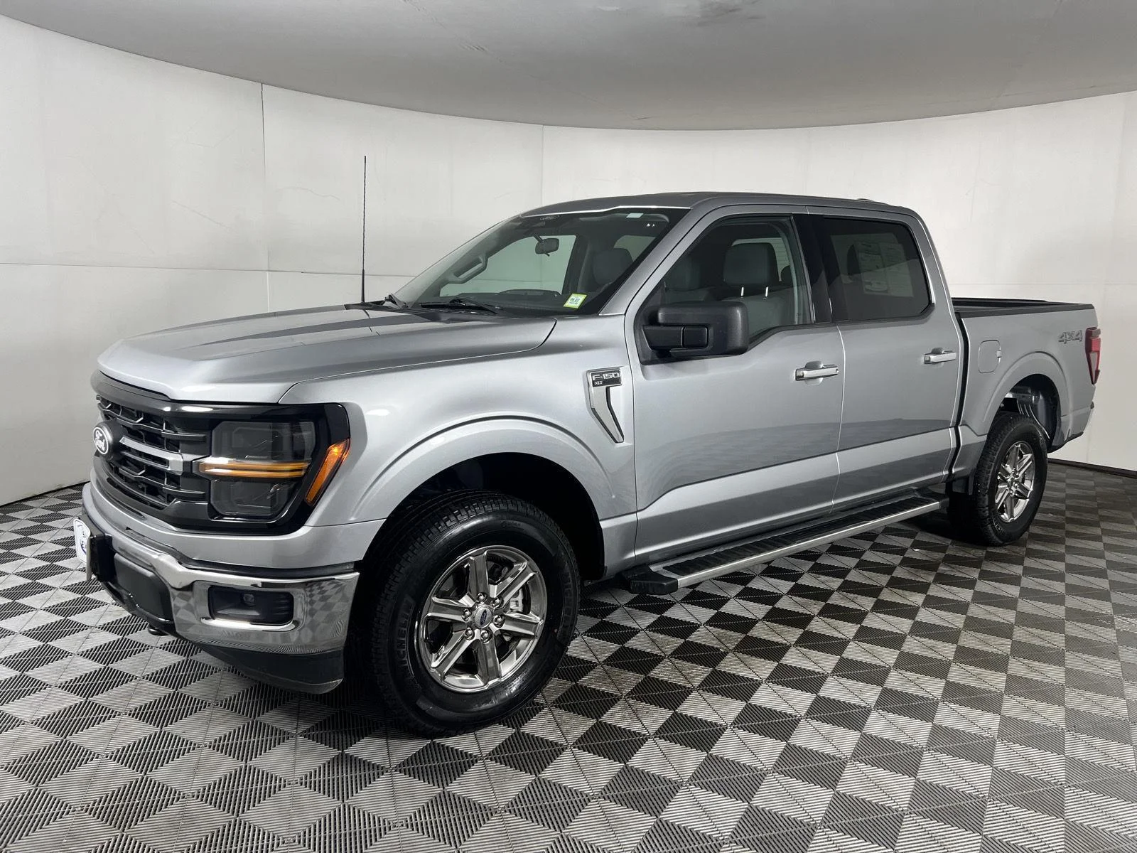 Used 2025 Silver Ford XLT image 13