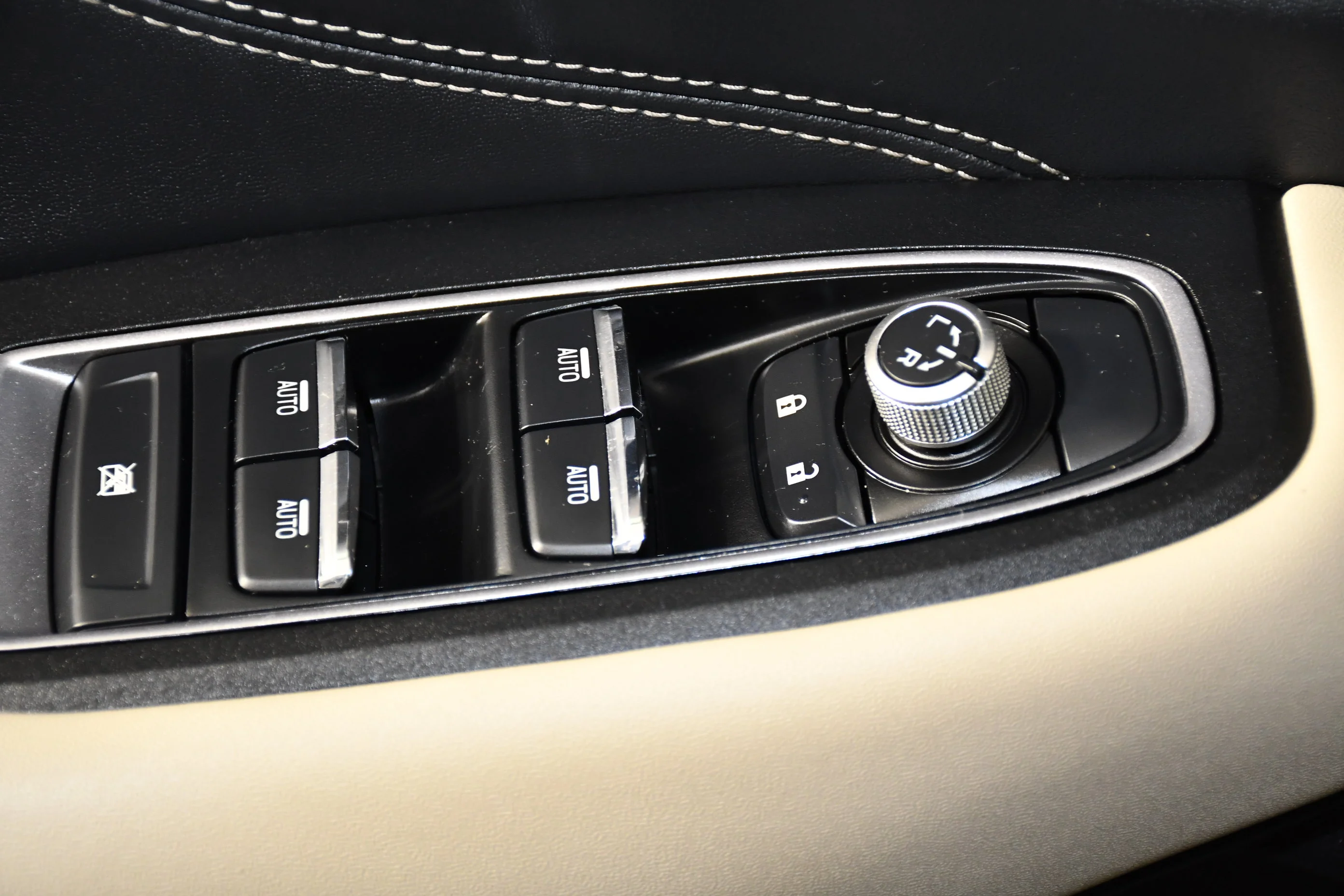 Used 2020 Tungsten Metallic Subaru Limited image 33