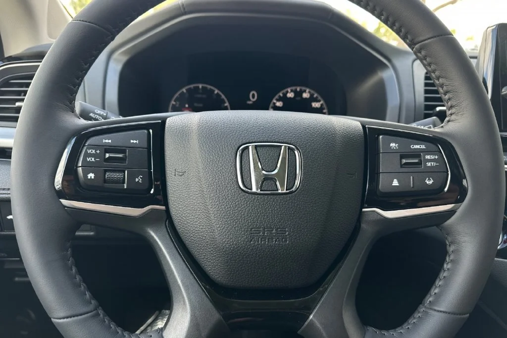 Used 2026 Modern Steel Metallic Honda Touring image 27