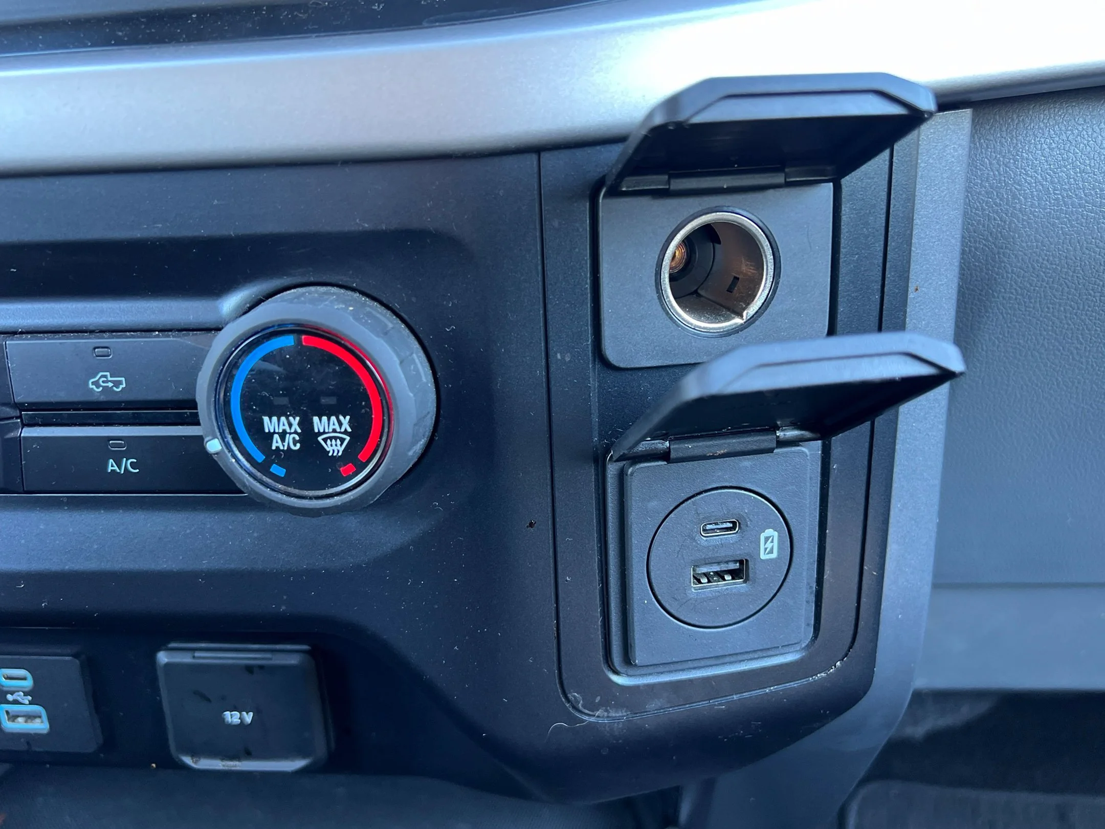 Used 2021 Blue Metallic Ford XLT image 36