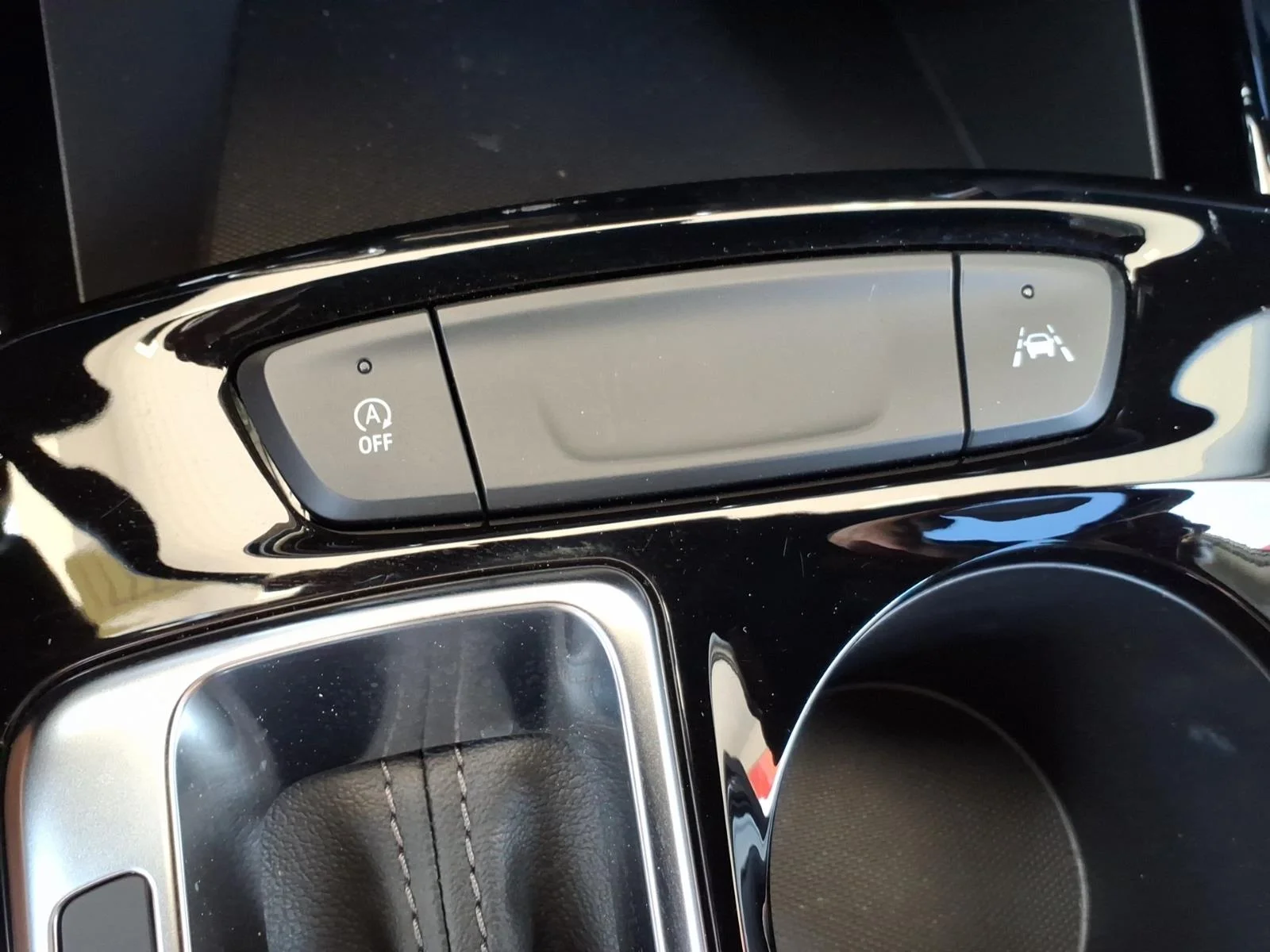 Used 2025 Mosaic Black Metallic Chevrolet LT image 27