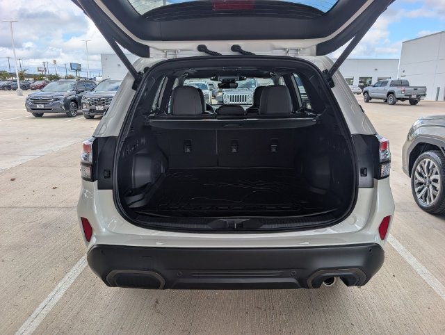 New 2026 CRYSTAL WHITE PEARL Subaru Limited Hybrid image 21