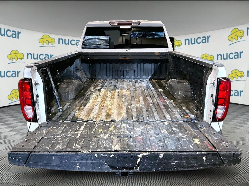 Used 2022 White GMC SLE image 32