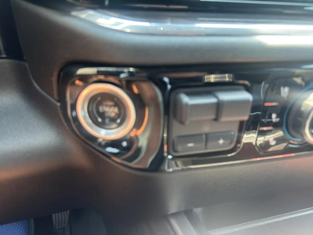 Used 2024 Summit White Chevrolet LTZ image 25
