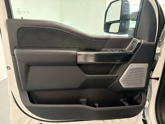 New 2026 Star White Metallic Tri-Coat Ford F-250® Platinum® image 33