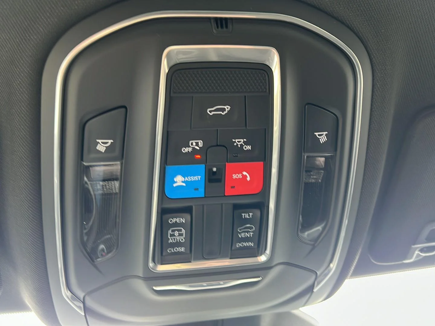 New 2026 Bright White Clearcoat Jeep Laredo X image 18