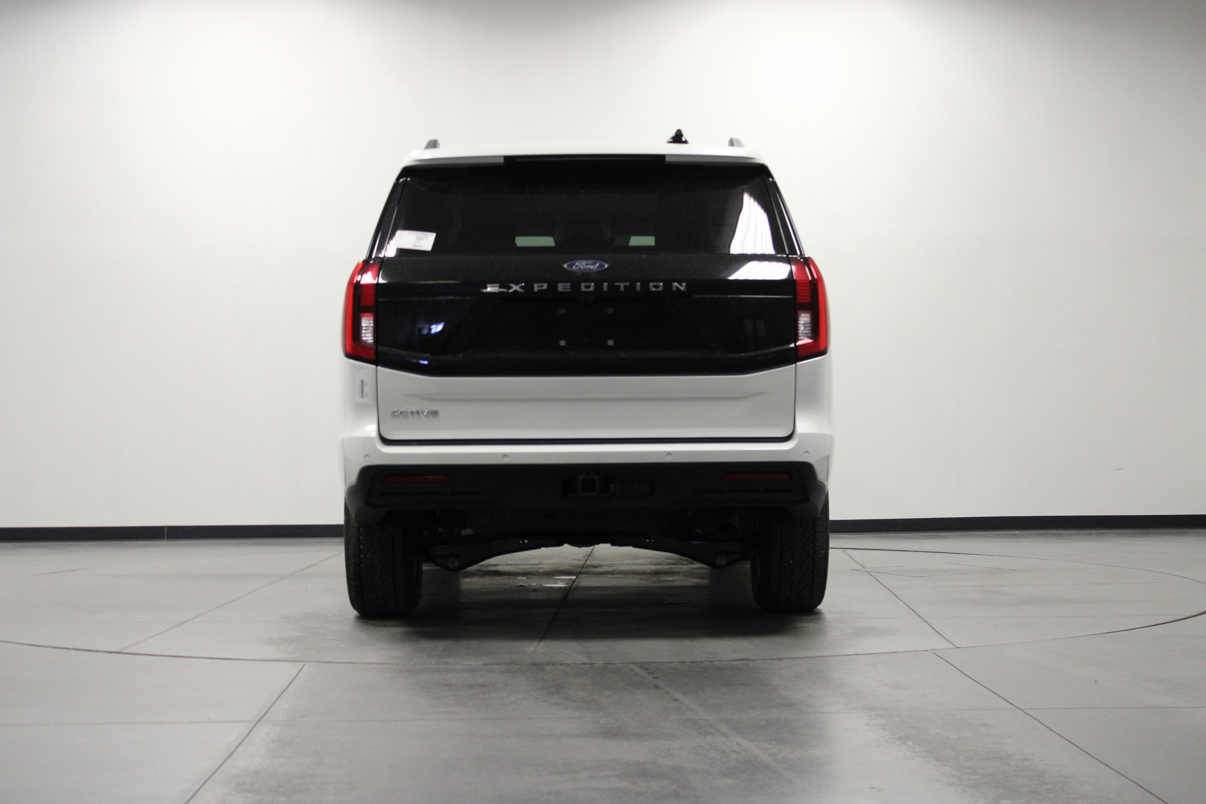 New 2026 Star White Metallic Tri-Coat Ford Active image 5