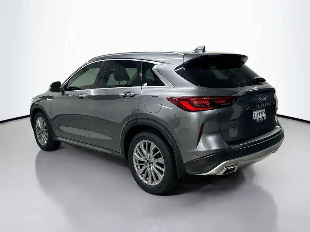 Certified Used 2023 Graphite Shadow INFINITI LUXE image 3