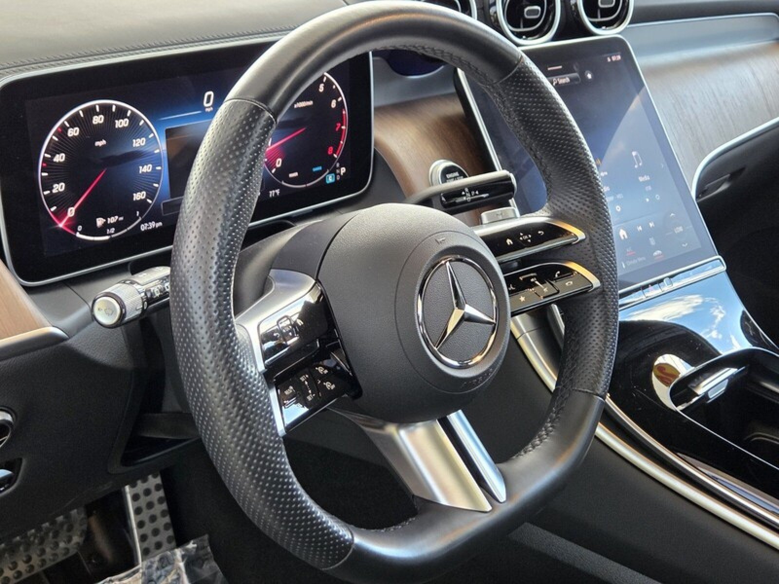 Certified Used 2024 Obsidian Black Metallic Mercedes-Benz GLC 300 image 25