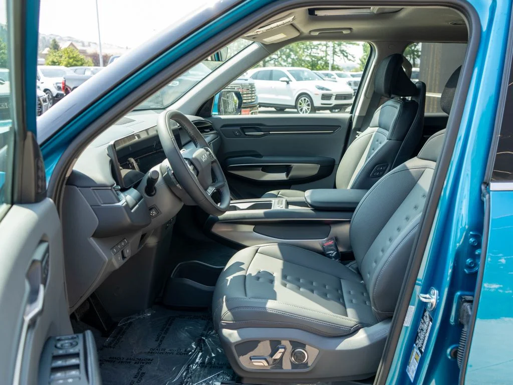 New 2026 Ocean Blue Kia Wind AWD image 11