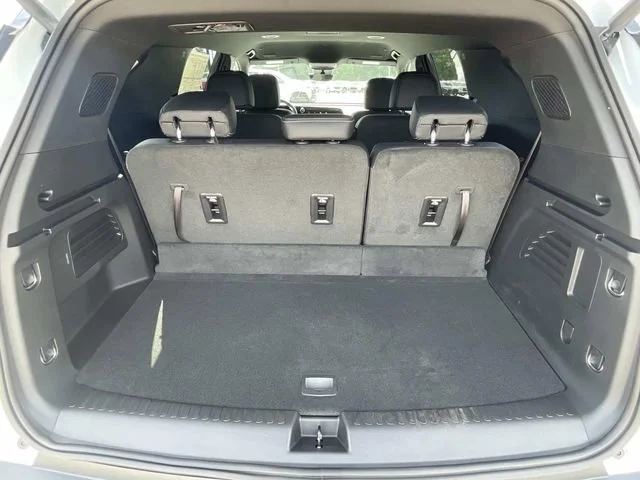 2026 Chevrolet Traverse LT - Photo 8