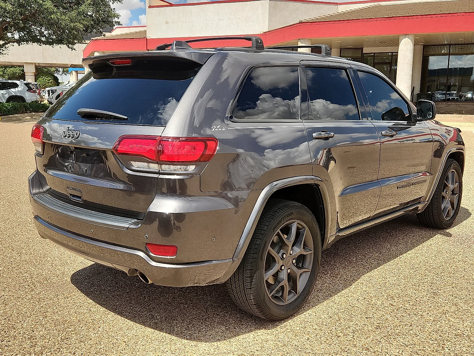Used 2021 Gray Jeep Limited image 4