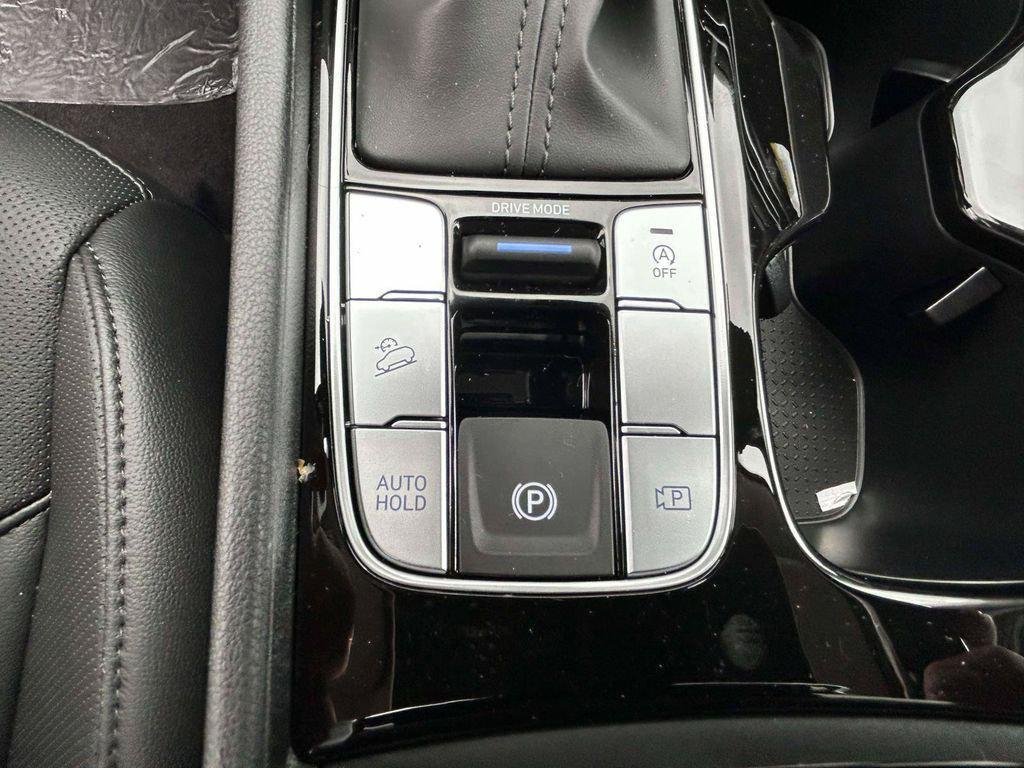 New 2026 White Hyundai SEL Plus FWD image 71