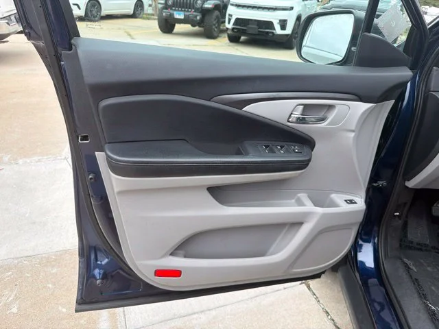 Used 2016  Honda EX-L image 21
