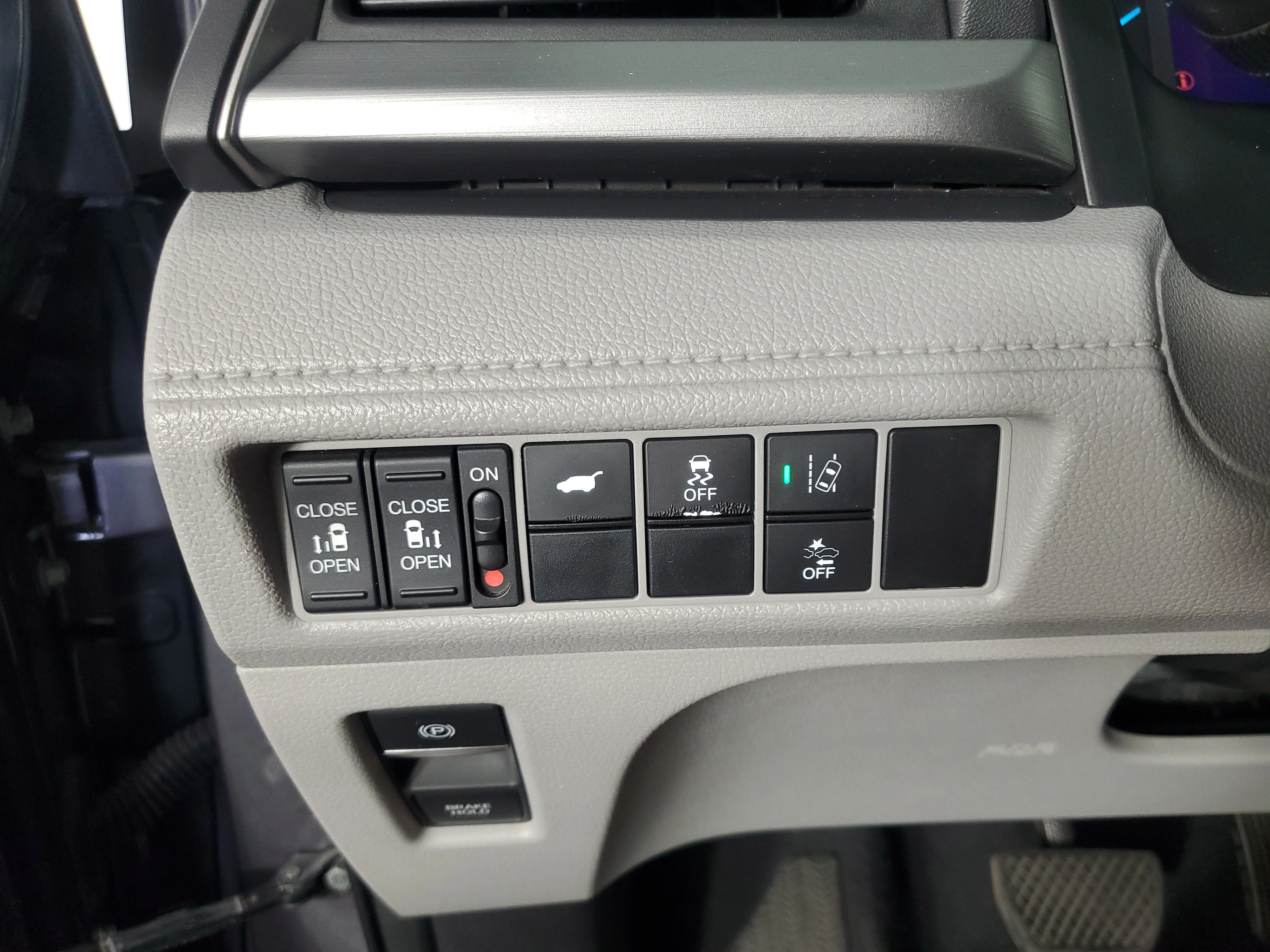 Used 2018 Modern Steel Metallic Honda EX-L image 27