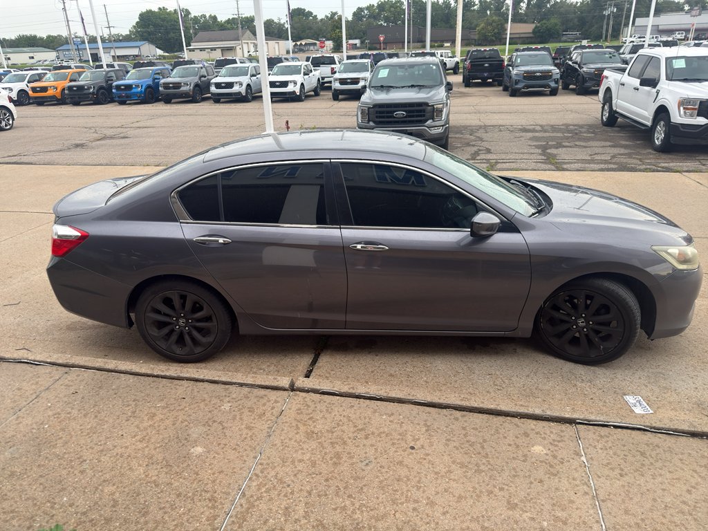 Used 2014 Modern Steel Metallic Honda Sport image 9