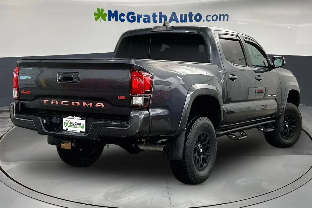 Used 2022 Gray Toyota SR5 image 17