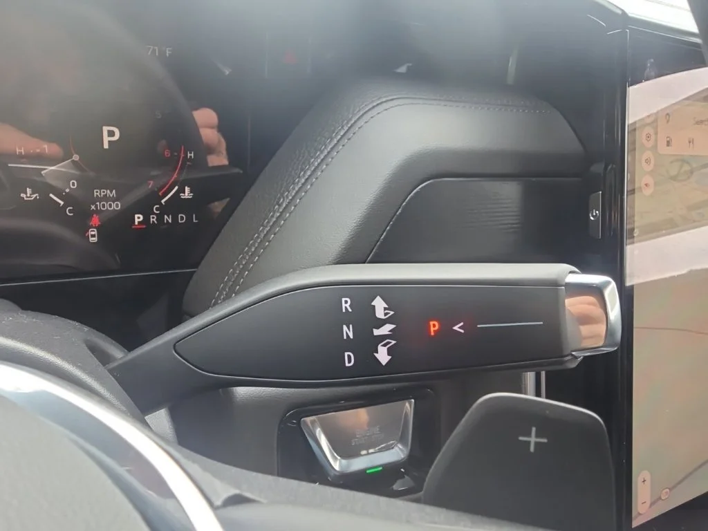 2026 GMC Yukon Denali - Photo 22